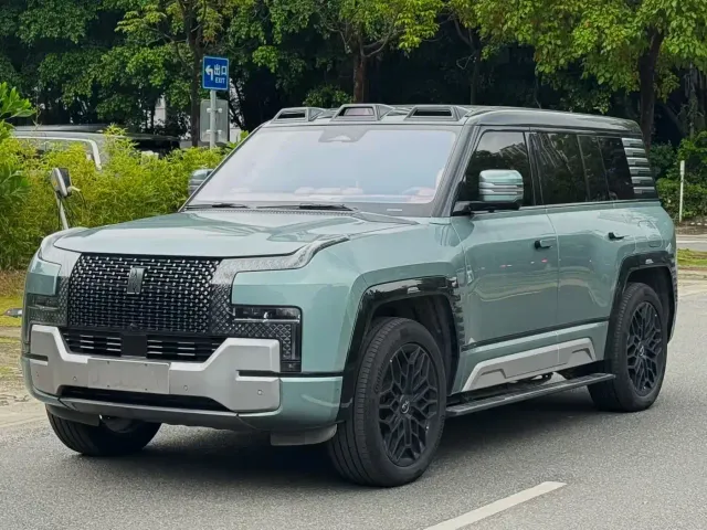 Фотография автомобиля — BYD U8