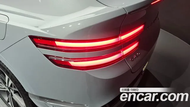 Genesis GV80 — Фото автомобиля 23