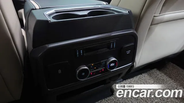 Ford Expedition — Фото автомобиля 27