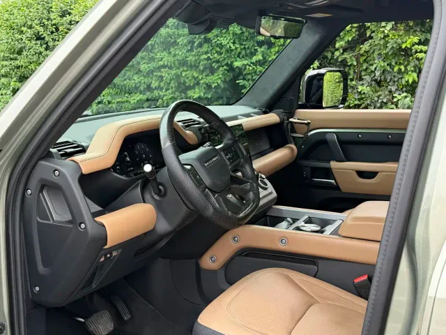 Land Rover Defender — Фото автомобиля 11