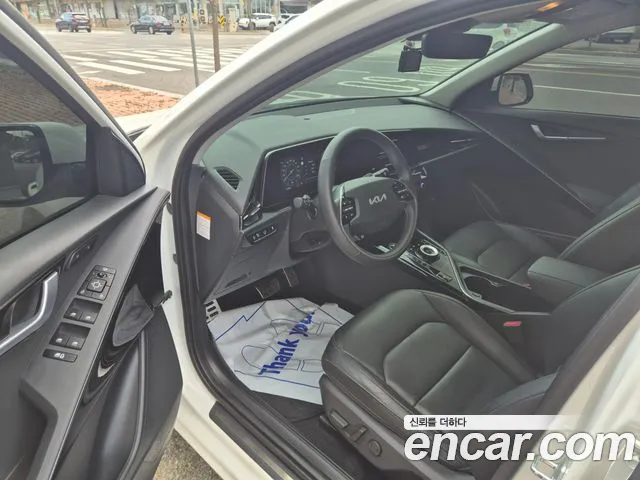 Kia Niro — Фото автомобиля 12