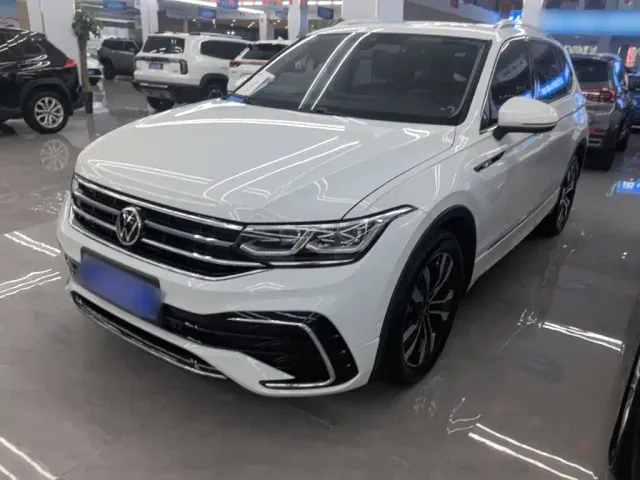 Фотография автомобиля — Volkswagen Tiguan L