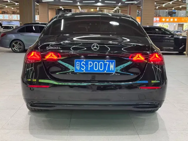 Mercedes-Benz E-Class — Фото автомобиля 10