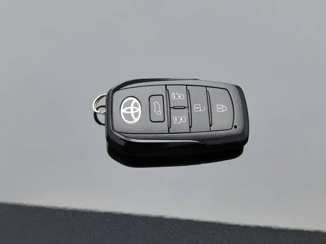 Toyota Granvia — Фото автомобиля 19