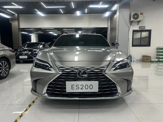 Lexus ES — Фото автомобиля 2