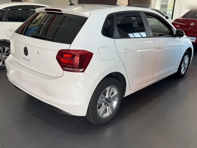 Volkswagen Polo — Фото автомобиля 6