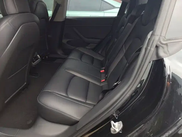 Tesla Model 3 — Фото автомобиля 16