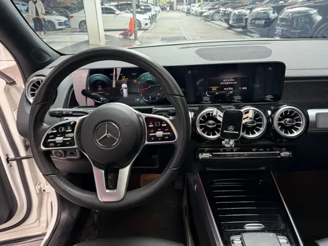 Mercedes-Benz GLB-Class — Фото автомобиля 13
