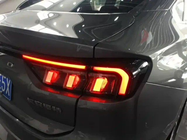 Ford Mondeo — Фото автомобиля 7