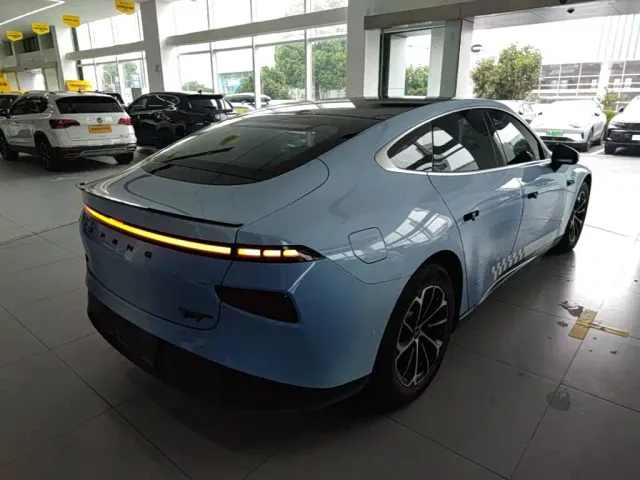 Xpeng P7 — Фото автомобиля 6