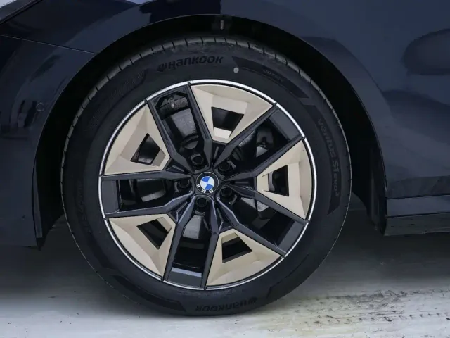 BMW 5 Series — Фото автомобиля 6