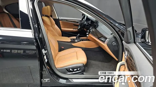 BMW 5-Series — Фото автомобиля 23