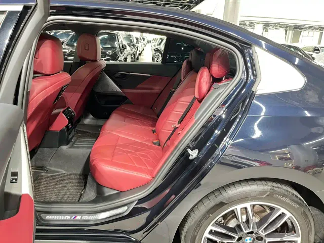 BMW 5 Series — Фото автомобиля 6