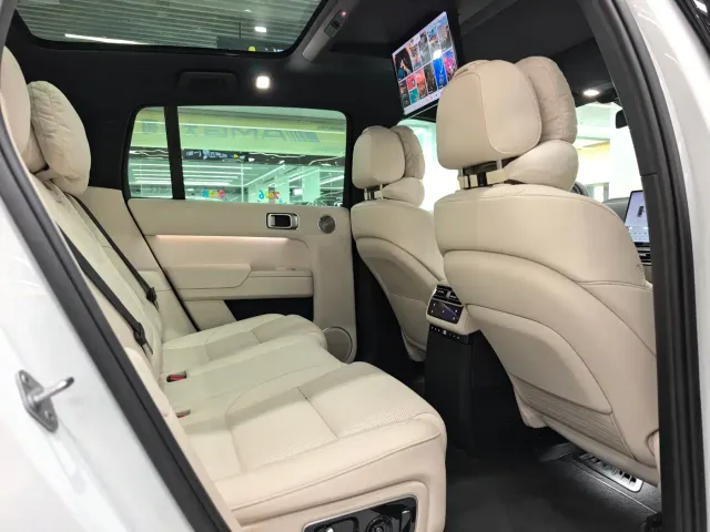 Li Auto L7 — Фото автомобиля 14