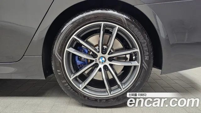 BMW 5-Series — Фото автомобиля 20