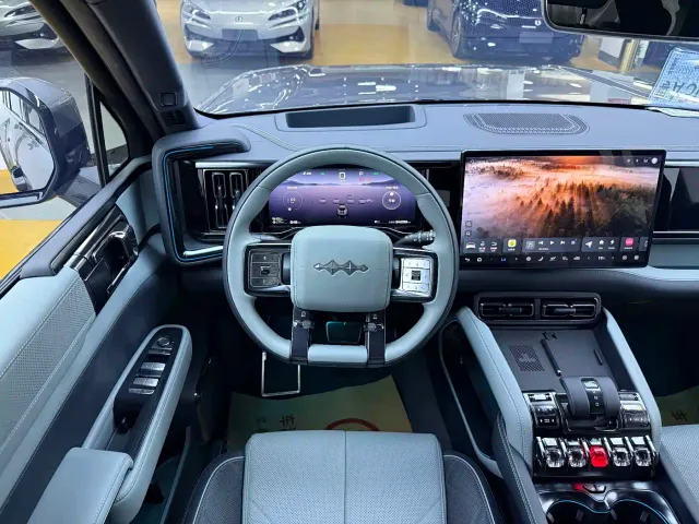 BYD FangChengBao Leopard 5 — Фото автомобиля 9