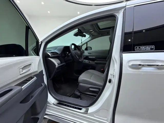 Toyota Granvia — Фото автомобиля 17