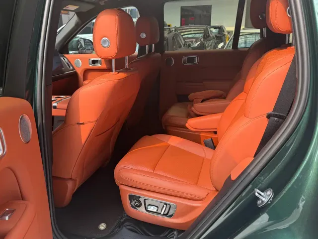 Li Auto L8 — Фото автомобиля 5