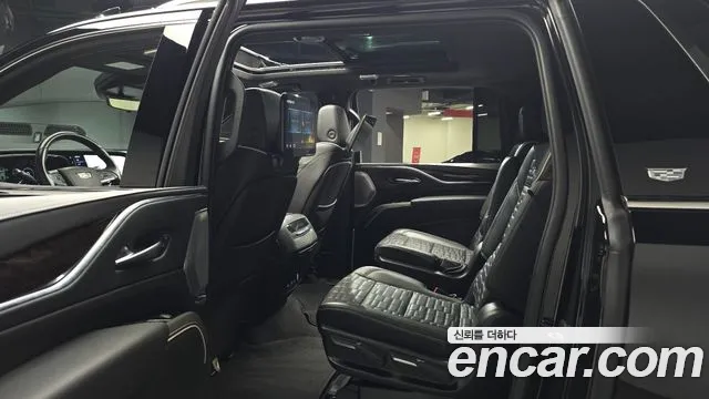 Cadillac Escalade — Фото автомобиля 17