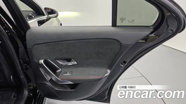 Mercedes-Benz A-Class — Фото автомобиля 24