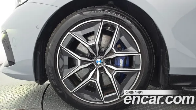 BMW i5 G60 — Фото автомобиля 5