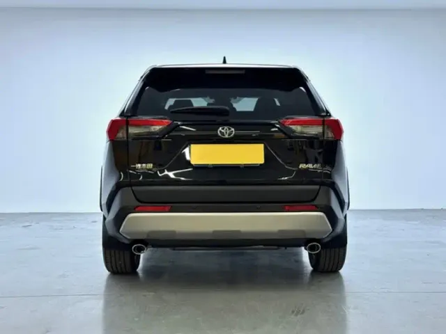 Toyota RAV4 — Фото автомобиля 5