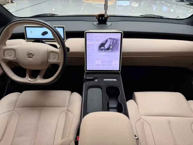 Nio ET5 Touring — Фото автомобиля 6