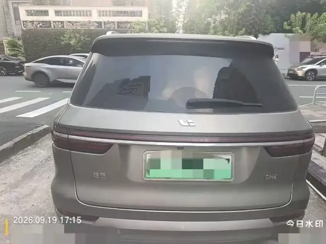 Li Auto ONE — Фото автомобиля 7