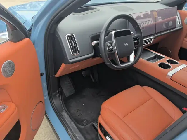 Li Auto L7 — Фото автомобиля 15