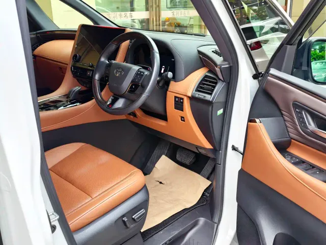 Toyota Vellfire — Фото автомобиля 10