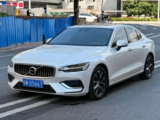 Фотография автомобиля — Volvo S60