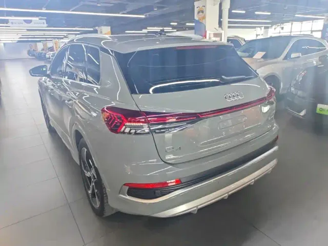 Audi Q4 e-tron — Фото автомобиля 4