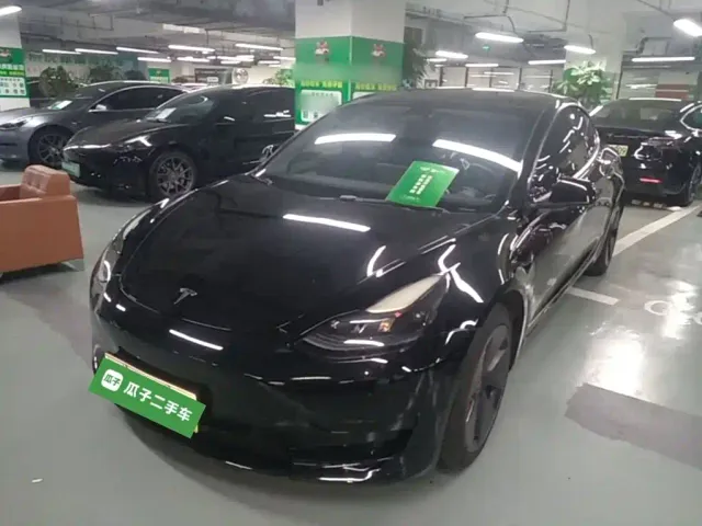 Фотография автомобиля — Tesla Model 3