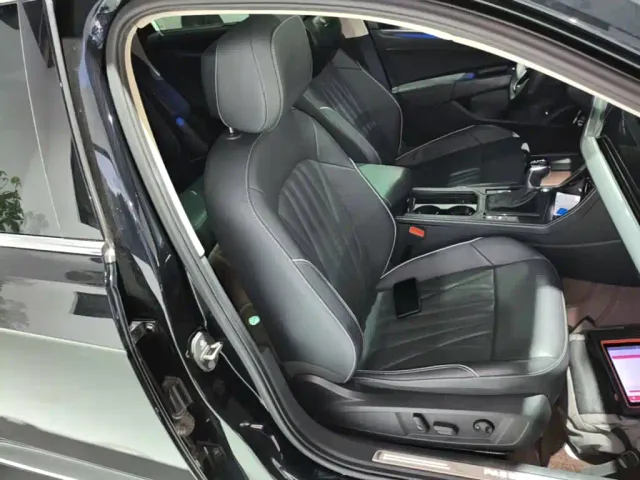 Volkswagen Passat — Фото автомобиля 24