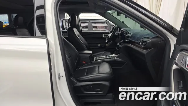Ford Explorer — Фото автомобиля 16