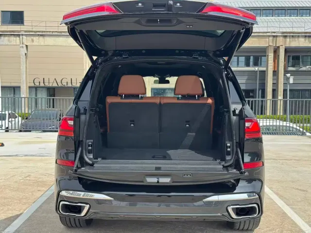 BMW X7 — Фото автомобиля 7