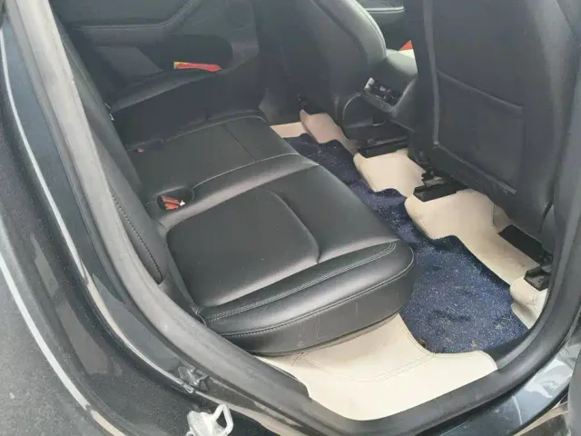 Tesla Model Y — Фото автомобиля 11