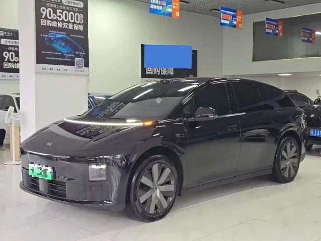 Фотография автомобиля — Li Auto i6