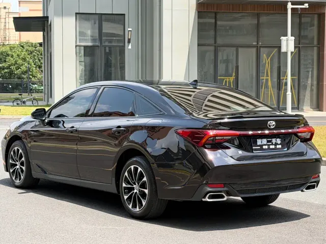 Toyota Avalon — Фото автомобиля 4