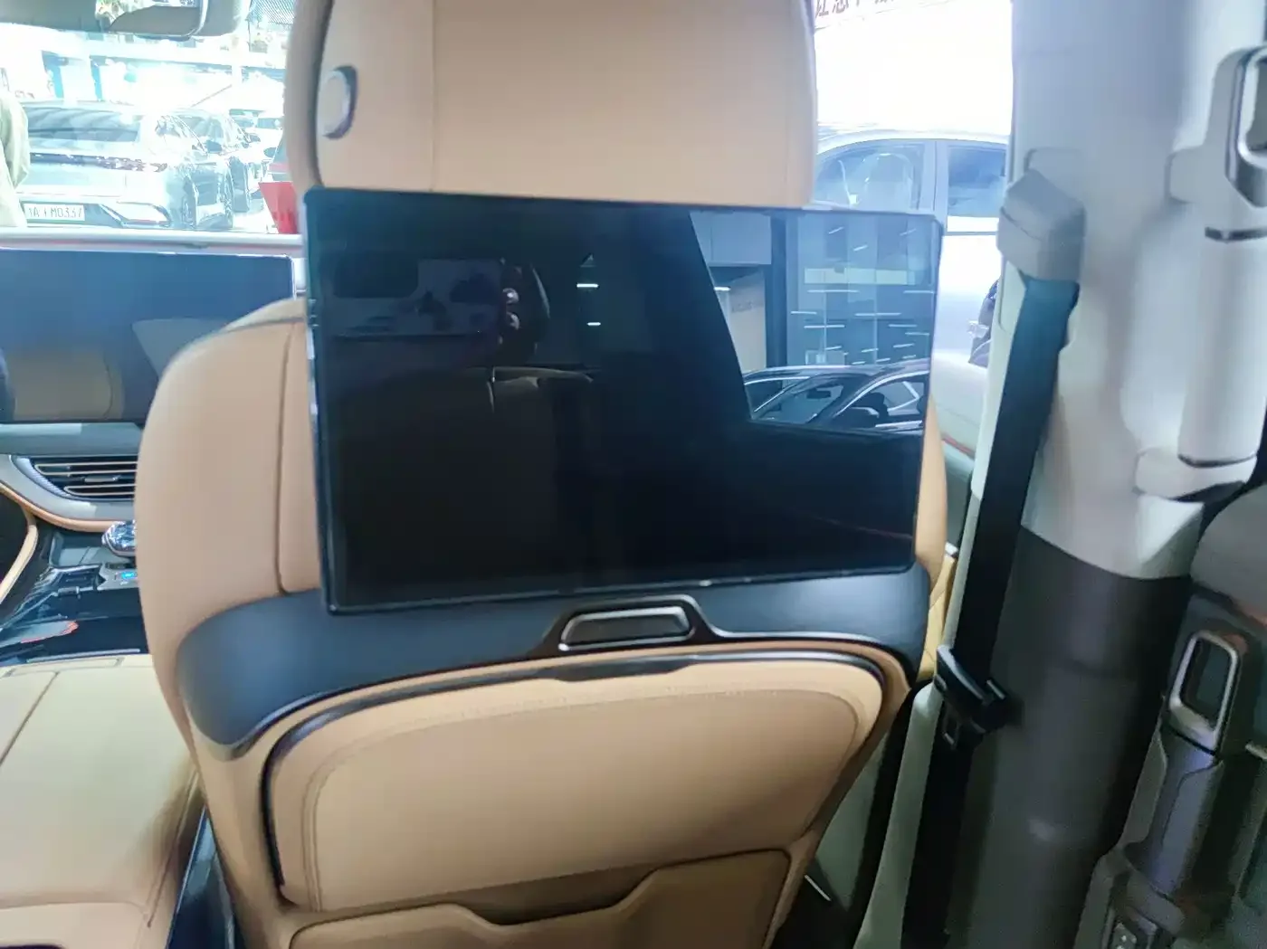 Denza Denza D9 2022 DM-i 970 AWD Flagship — Фото автомобиля 10