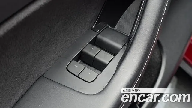 Tesla Model Y — Фото автомобиля 27