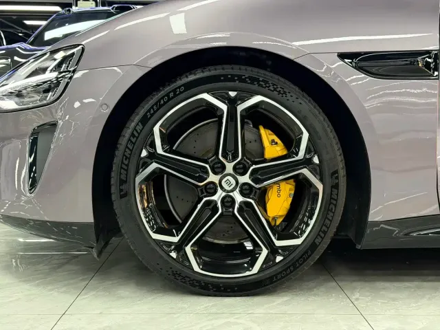 Xiaomi SU7 — Фото автомобиля 18