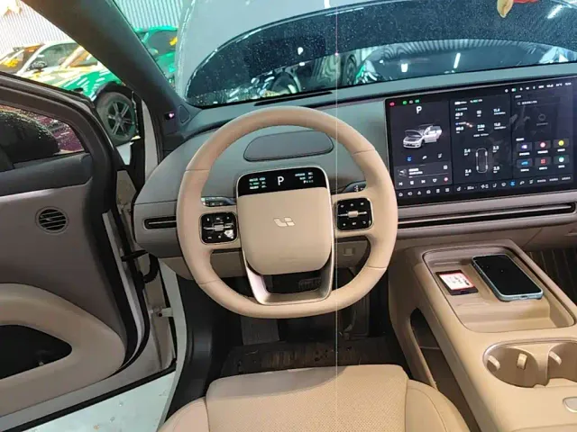 Li Auto Li Auto i6 2025 2WD Base Model — Фото автомобиля 10