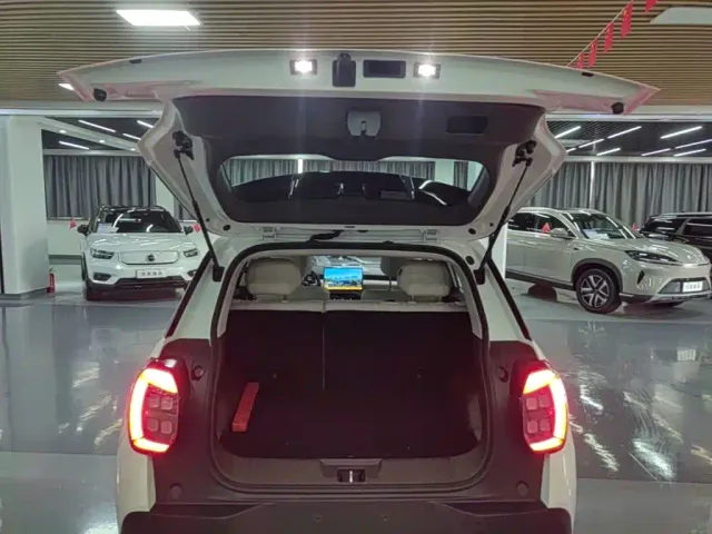 GAC Aion UT — Фото автомобиля 18