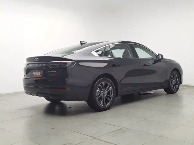 Ford Mondeo — Фото автомобиля 2