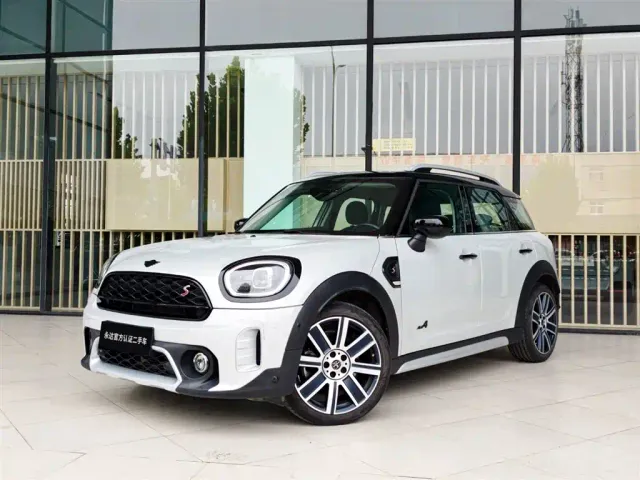 Фотография автомобиля — MINI COUNTRYMAN
