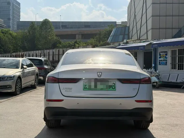Roewe D7 — Фото автомобиля 3