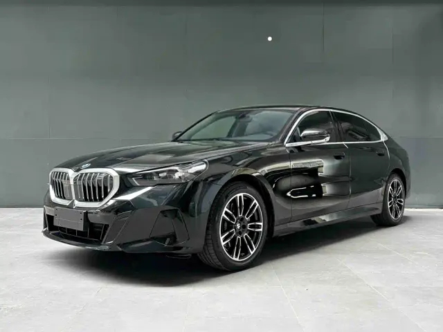 Фотография автомобиля — BMW 5 Series