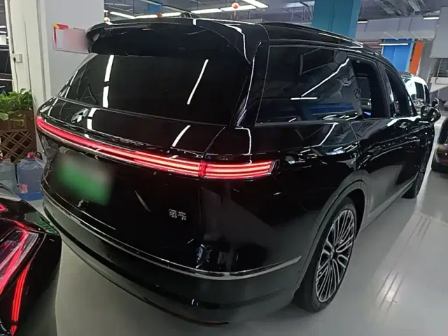 NIO NIO ES8 2025 Base Model — Фото автомобиля 6
