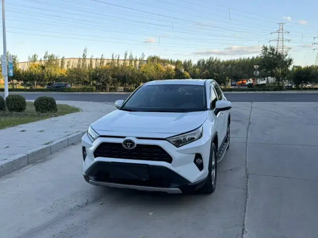 Фотография автомобиля — Toyota RAV4